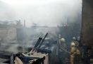 Kebakaran 6 Rumah di Jaktim, Damkar Temukan Benda Berharga, Wow - JPNN.com