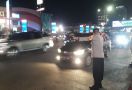 Jumat Malam, Puluhan Ribu Pemudik Melintasi Kota Bekasi, Kombes Hengki Turun Tangan - JPNN.com
