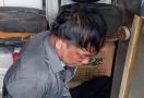 Viral, Aksi Pencurian Rumah Kosong di Jakut Pakai Mobil Mewah, 1 Pelaku Babak Belur, Lihat - JPNN.com