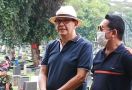 Sejumlah Artis Senior Antar Mieke Wijaya ke Peristirahatan Terakhir - JPNN.com