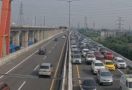 Pagi Ini Tol Layang Jakarta-Cikampek Padat 16 KM, Akses Masuk Ditutup Sementara - JPNN.com