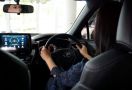 6 Tip Aman Berkendara Mobil Saat Musim Hujan - JPNN.com