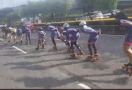 Viral Aksi Pemain Sepatu Roda di Jalan Raya, Polisi Garap Perserosi - JPNN.com