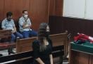 Didakwa Dua Pasal Terkait Kasus Anak Ahok, Ayu Thalia Lakukan Ini - JPNN.com