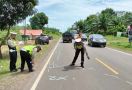 Kecelakaan Maut di Jalintim, Pengendara Motor Tewas di Tempat Disambar Bus - JPNN.com