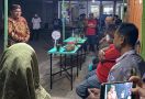 Gus Nabil Salurkan Bantuan untuk Korban Puting Beliung di Kota Solo - JPNN.com