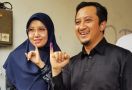 Viral, Ungkapan Menyentuh Santriwati Cantik Ini Bikin Istri Ustaz Yusuf Mansur Menangis - JPNN.com