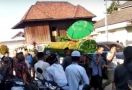 Mang Rusli Meninggal Dunia Saat Mengumandangkan Azan Isya, Satu Desa Berduka - JPNN.com