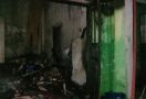 Kebakaran Hebat Terjadi di Gowa, 20 Kamar Kos-kosan Hangus Terbakar, Penghuni Berlarian - JPNN.com