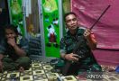 Hadi Serahkan Senjata Api Rakitan Laras Panjang kepada TNI - JPNN.com