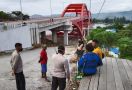 Sudah 10 Orang Tewas Terjatuh dari Jembatan yang Diresmikan Presiden Jokowi - JPNN.com