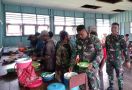 Prajurit TNI Ajak Warga Perbatasan Lakukan Ini, Kepala Kampung: Terima Kasih - JPNN.com