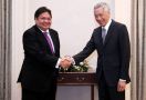 Perkuat Kerja sama Ekonomi Bilateral, PM Singapura Terima Menko Airlangga di Istana Singapura - JPNN.com
