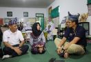 Dapat Bantuan Dari Sandiaga Uno, Guru TK Ini Berniat Umrah - JPNN.com