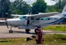 KKB Tembaki Pesawat yang Baru Mendarat, Pilot dan Kopilot Syok  - JPNN.com