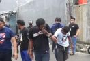 Obok-Obok Kampung Ambon, Polisi Temukan Duit Rp 34,6 Juta di Plafon - JPNN.com