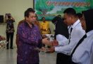 Hamdalah, 62 Guru Honorer di Kabupaten Paser Terima SK Pengangkatan PPPK - JPNN.com