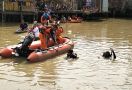 Bocah 11 Tahun Tewas Tenggelam saat Berenang di Sungai Karang Mumus - JPNN.com
