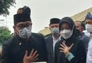 Penyerahan Jenazah Eril, Ridwan Kamil dan Istri Tampak Tegar, Lalu Ucap Terima Kasih - JPNN.com