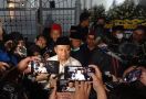 Wagub Jabar Terharu Melihat Penyambutan Jenazah Eril - JPNN.com