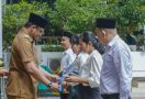 Bobby Nasution Serahkan SK PPPK Guru Tahap II, Lalu Berpesan Begini - JPNN.com