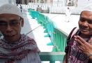 Uci Sanusi dan Hamidin Terharu Bisa Salat Jumat Perdana di Masjidilharam - JPNN.com
