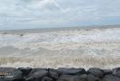 BPBD Lebak: Waspada Gelombang Tinggi di Perairan Selat Sunda Bagian Selatan - JPNN.com