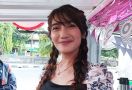 Disebut Mirip Iis Dahlia, Revi Mariska Singgung Panjat Sosial - JPNN.com
