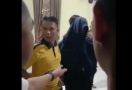 Selingkuh dengan Istri Polisi, Perwira Berpangkat AKP Sembunyi di Loteng saat Digerebek Warga - JPNN.com