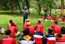 Ekspresi Pati TNI AL di Hadapan Puluhan Pemuda Berbaju Merah, Lihat - JPNN.com