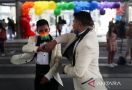 Ratusan Pasangan Sejenis Menikah Serentak, Lalu Party - JPNN.com
