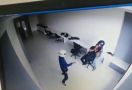 Lihat, RS Dicekik & Ditikam di Kantornya, Kasus Ini Dipicu Cemburu Buta - JPNN.com
