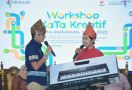 Semangati Remaja Sebatang Kara di Padang, Sandiaga Uno Kasih Hadiah Ini - JPNN.com