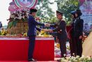 Presiden Jokowi Beri Nasi Tumpeng, Kapolri Jenderal Listyo Sigap, Tangan Kirinya - JPNN.com
