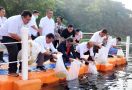 Tak Ada Perayaan Ultah, Hasto Memilih Tebar Benih Ikan di Waduk Jatiluhur - JPNN.com