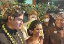 Di Pernikahan Putrinya, Anies Pakai Busana Rancangan Putra Prabowo, Berapa Harganya? - JPNN.com