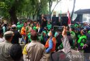 Pengemudi Ojol Sumut Demo di Gedung DPRD, Ini Tuntutan Mereka - JPNN.com