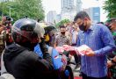 Gerakan 10 Juta Bendera Merah Putih, Mas Bobby Beraksi di Lapangan Merdeka Medan - JPNN.com