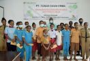 Pelajar Papua Dapat Beasiswa, Guru Honorer Diberi Tambahan Honor - JPNN.com