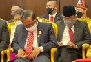 Di Acara Besar Kenegaraan, Mahfud Tundukkan Kepala, Mengantuk, Pak? - JPNN.com
