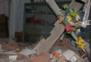 1 Rumah di Lombok Tengah Rusak Akibat Gempa 5,8 SR, Pemiliknya Masih Trauma - JPNN.com