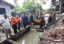 Balita Bermain di Air Selutut, Lalu Menghilang setelah Hujan Datang - JPNN.com