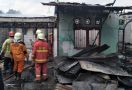 Kebakaran Menghanguskan 4 Unit Rumah di Pekanbaru, Ini Dugaan Penyebabnya - JPNN.com