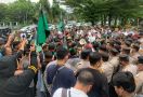 Demo Tolak Kenaikan BBM, Mahasiswa di Pekanbaru Punya 3 Tuntutan untuk Jokowi - JPNN.com
