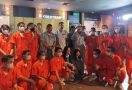 Staf Bioskop CGV Kedapatan Pakai Baju Narapidana, Kenapa? - JPNN.com