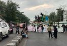 Mahasiswa di Makassar Kembali Demo Tolak Kenaikan Harga BBM - JPNN.com
