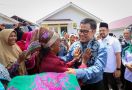 Kunjungi Korban Letusan Semeru, Gus Muhaimin Bagikan Ratusan Paket Bantuan - JPNN.com