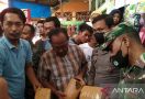 Bus yang Ditumpangi Anggota TNI Disetop 2 Orang, Lalu Menitipkan Paket, Isinya Bikin Heboh - JPNN.com
