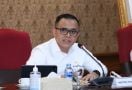 Kepala BKN Sebut Jumlah Honorer, Menteri Azwar Anas Langsung Terkejut - JPNN.com