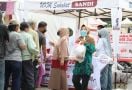 UKM Sahabat Sandi Jakarta Gelar Sembako Murah - JPNN.com